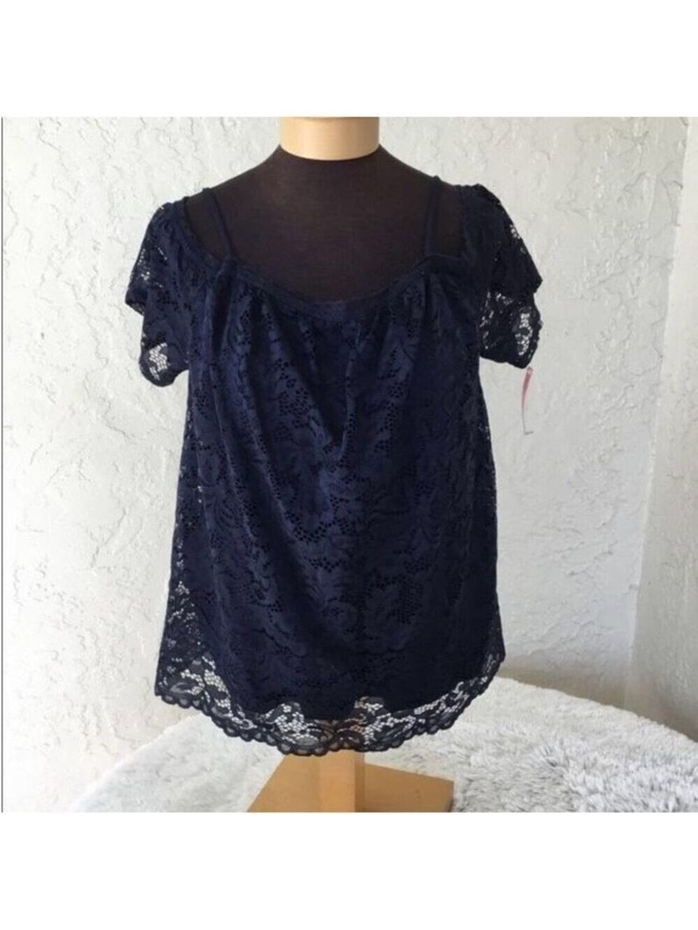 Xhilaration CAMI Woman’s medium cami w/short sleeve lace over navy NWT